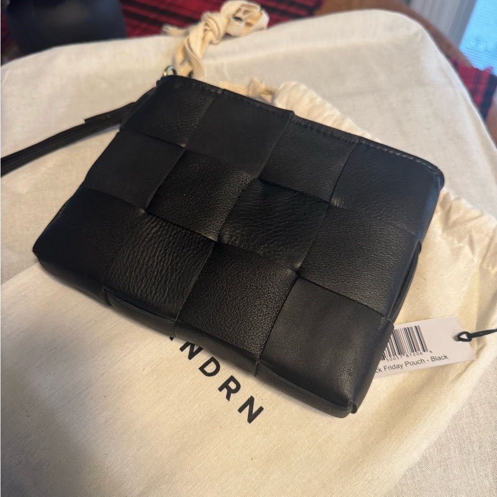 Chic Black Woven Leather Wristlet - Picture 3 of 4